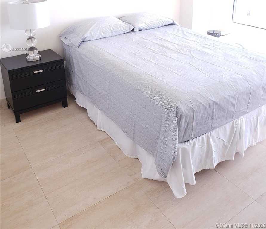 Small Image of 400 SOUTH POINTE DR #903, Miami Beach Number 27