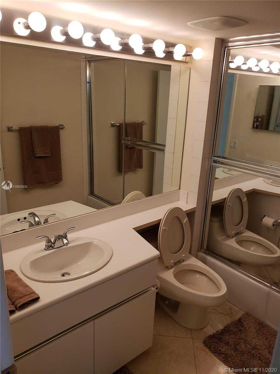 Small Image of 400 SOUTH POINTE DR #903, Miami Beach Number 29