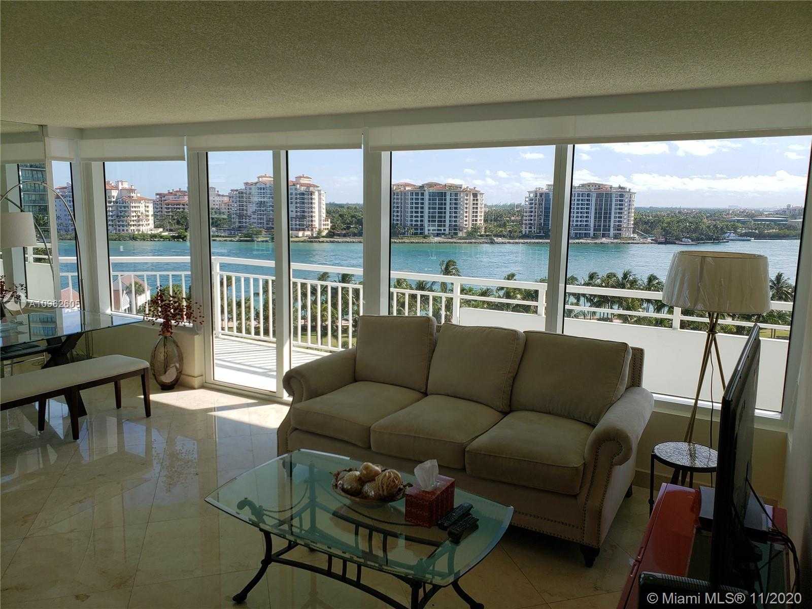 Small Image of 400 SOUTH POINTE DR #903, Miami Beach Number 3