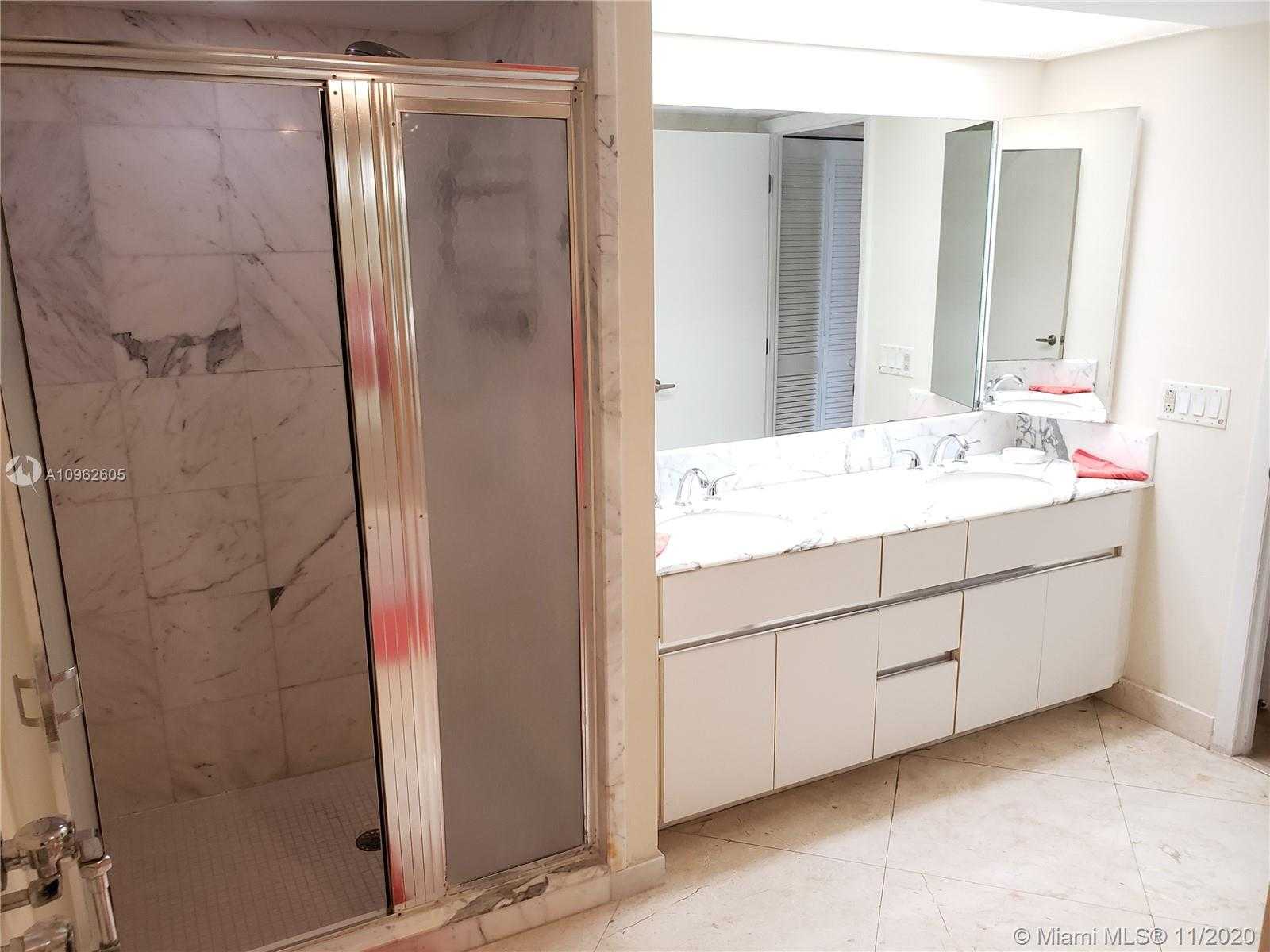 Small Image of 400 SOUTH POINTE DR #903, Miami Beach Number 30