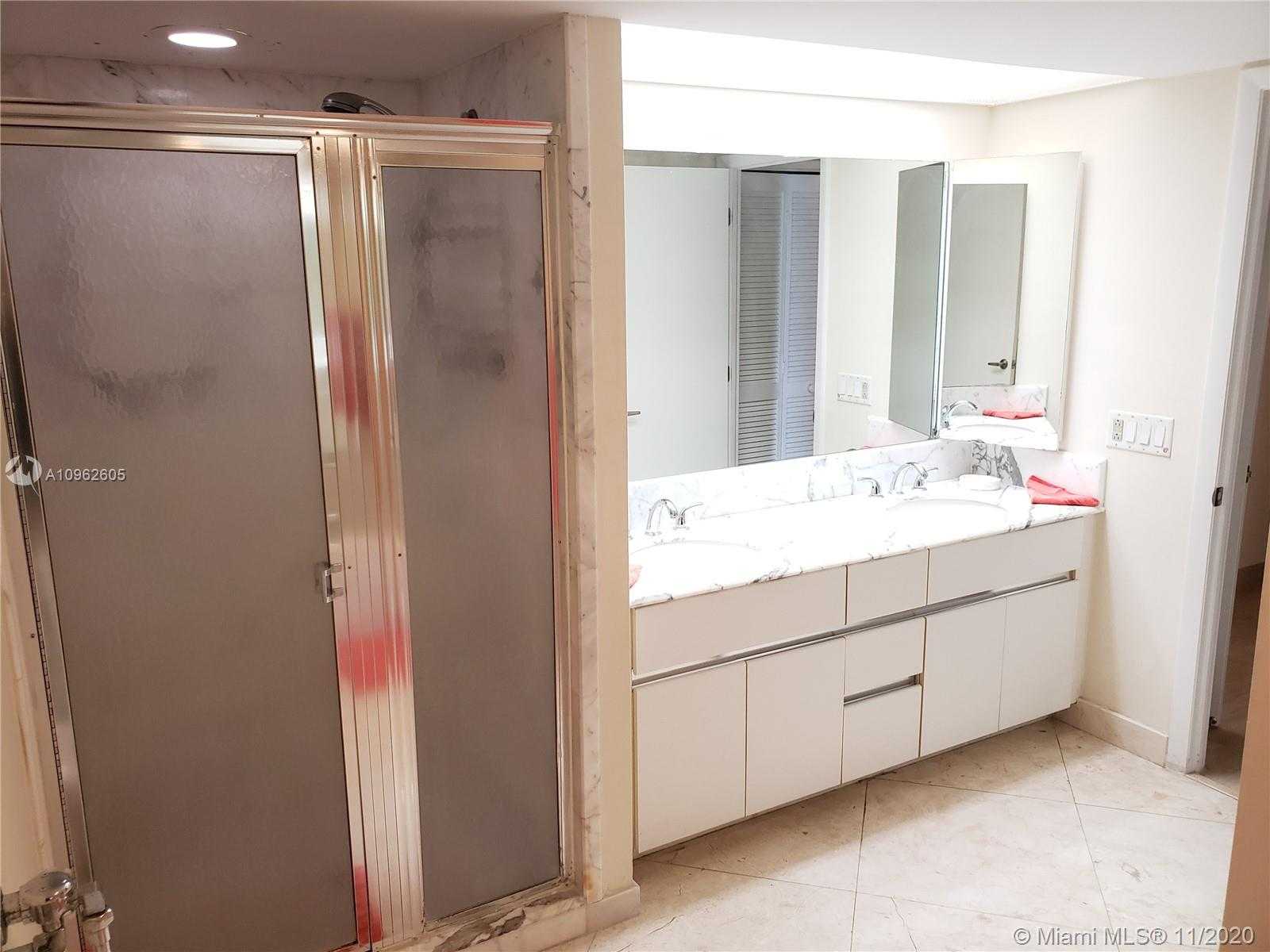Small Image of 400 SOUTH POINTE DR #903, Miami Beach Number 31