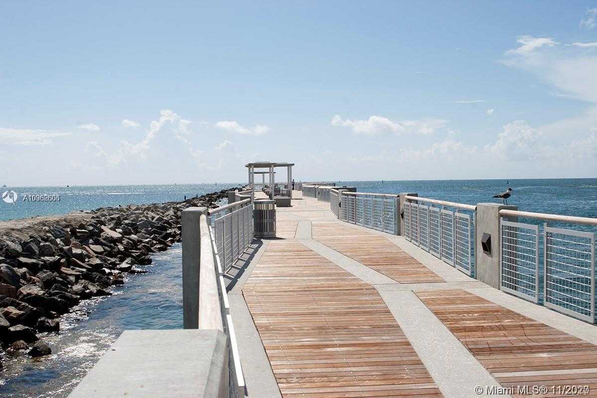 Small Image of 400 SOUTH POINTE DR #903, Miami Beach Number 52