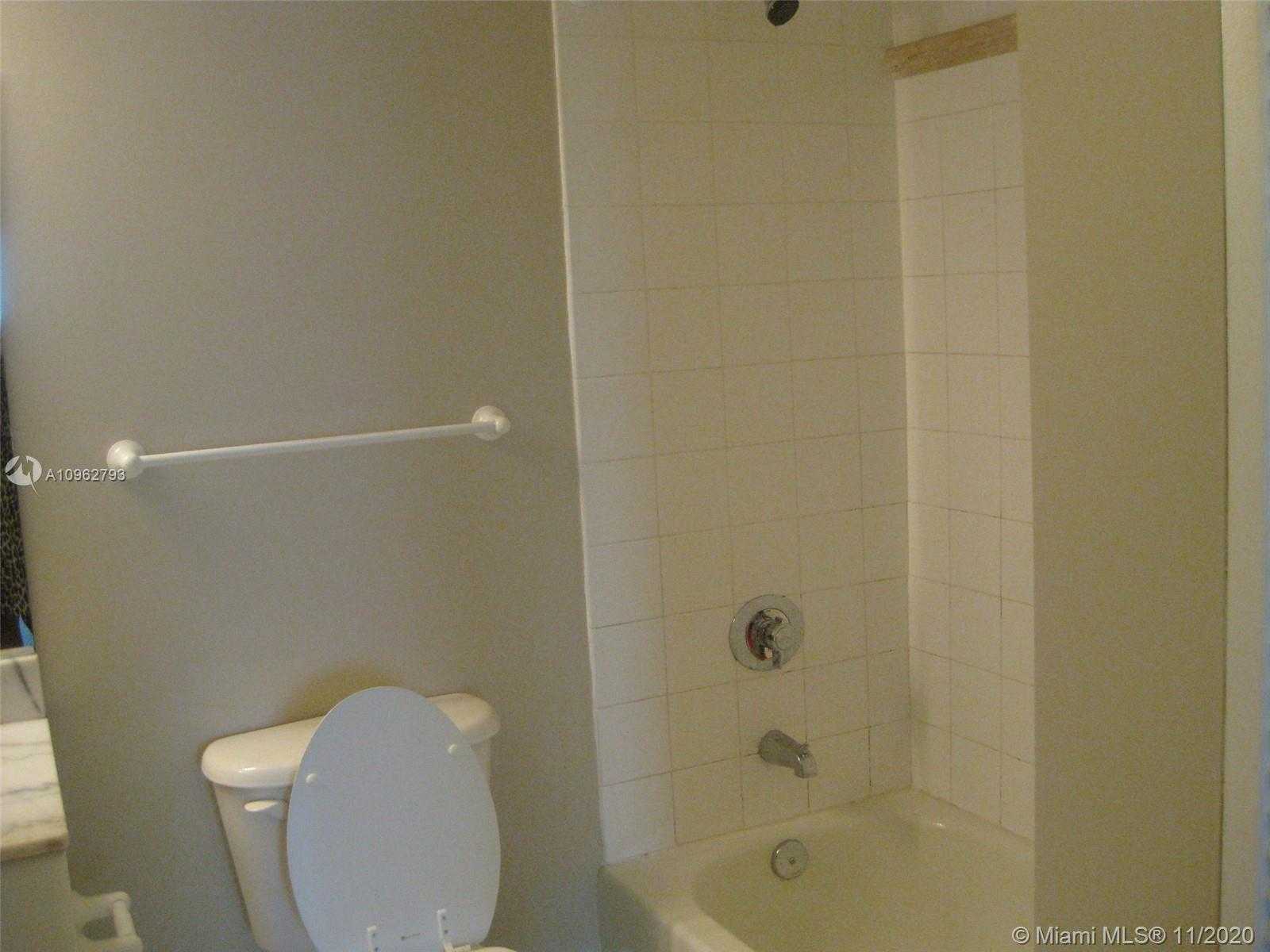Small Image of 1200 BRICKELL BAY DR #2321, Miami Number 11