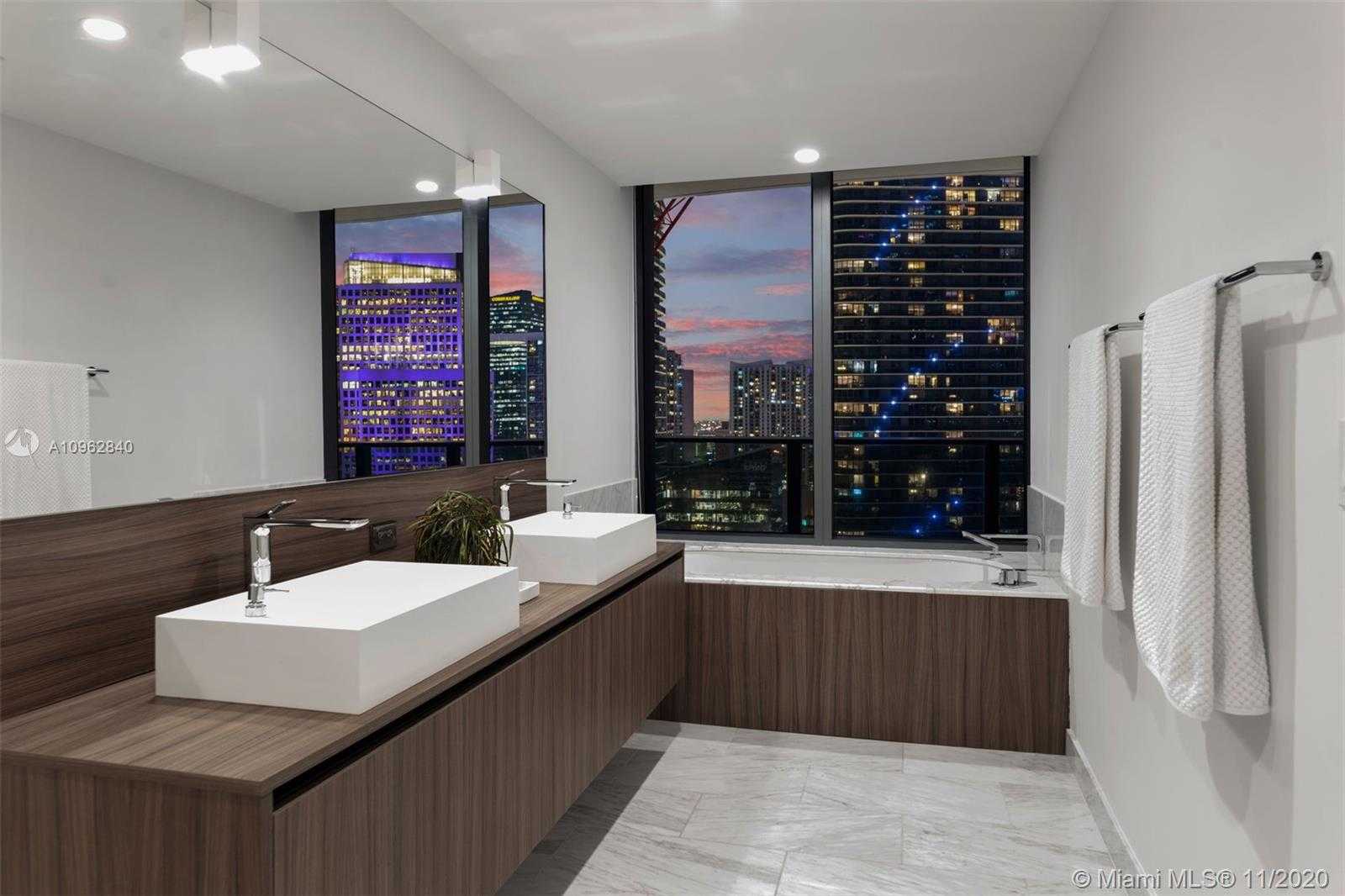 Small Image of 1000 BRICKELL PLZ #2815, Miami Number 14