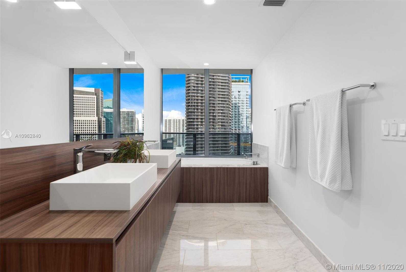 Small Image of 1000 BRICKELL PLZ #2815, Miami Number 27