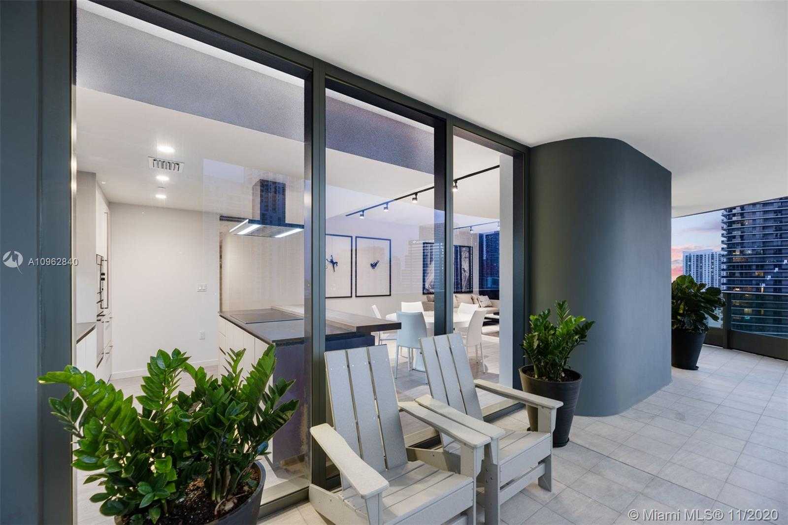 Small Image of 1000 BRICKELL PLZ #2815, Miami Number 5