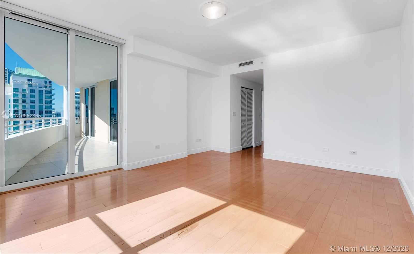Small Image of 848 BRICKELL KEY DR #3705, Miami Number 13