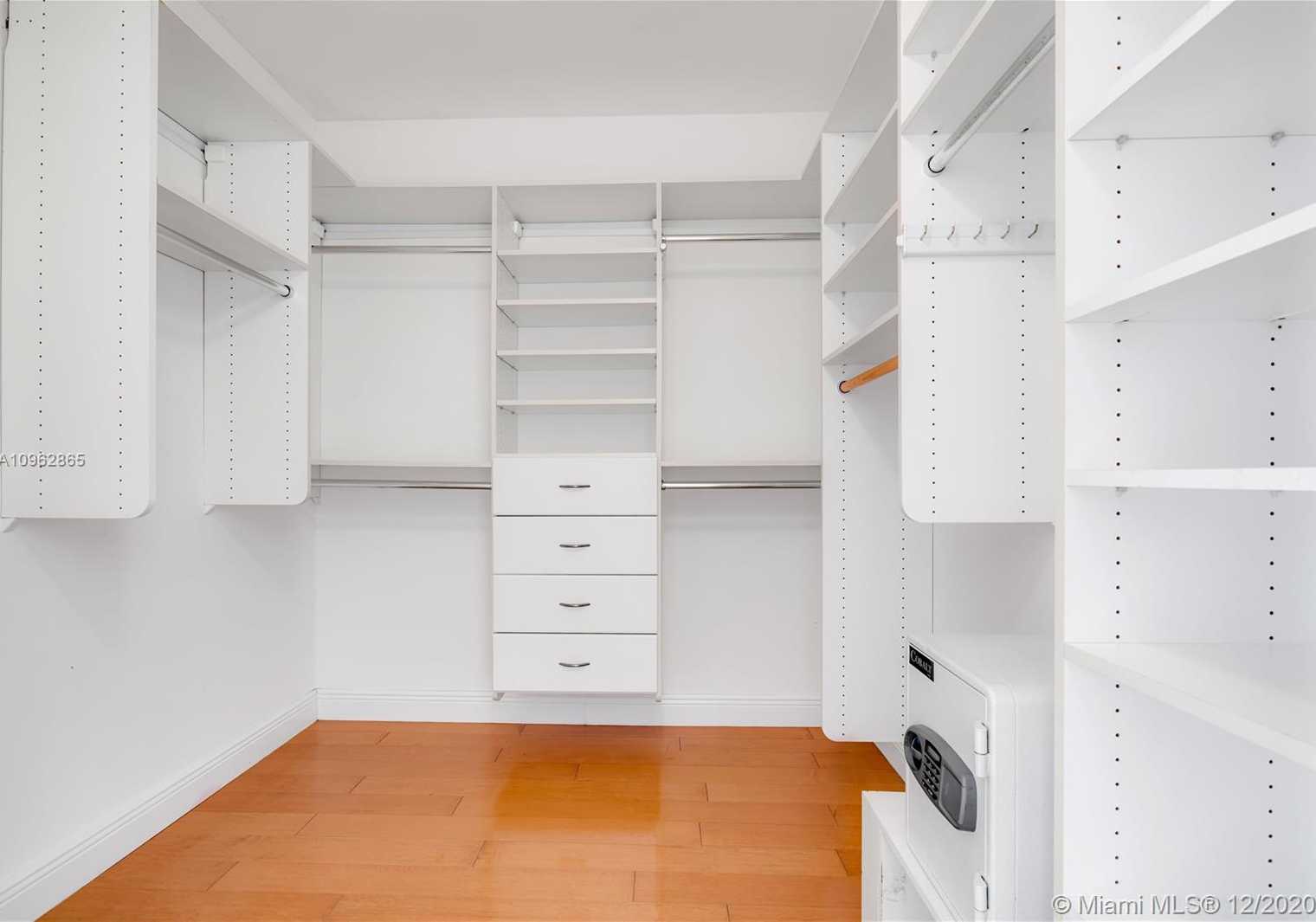 Small Image of 848 BRICKELL KEY DR #3705, Miami Number 21