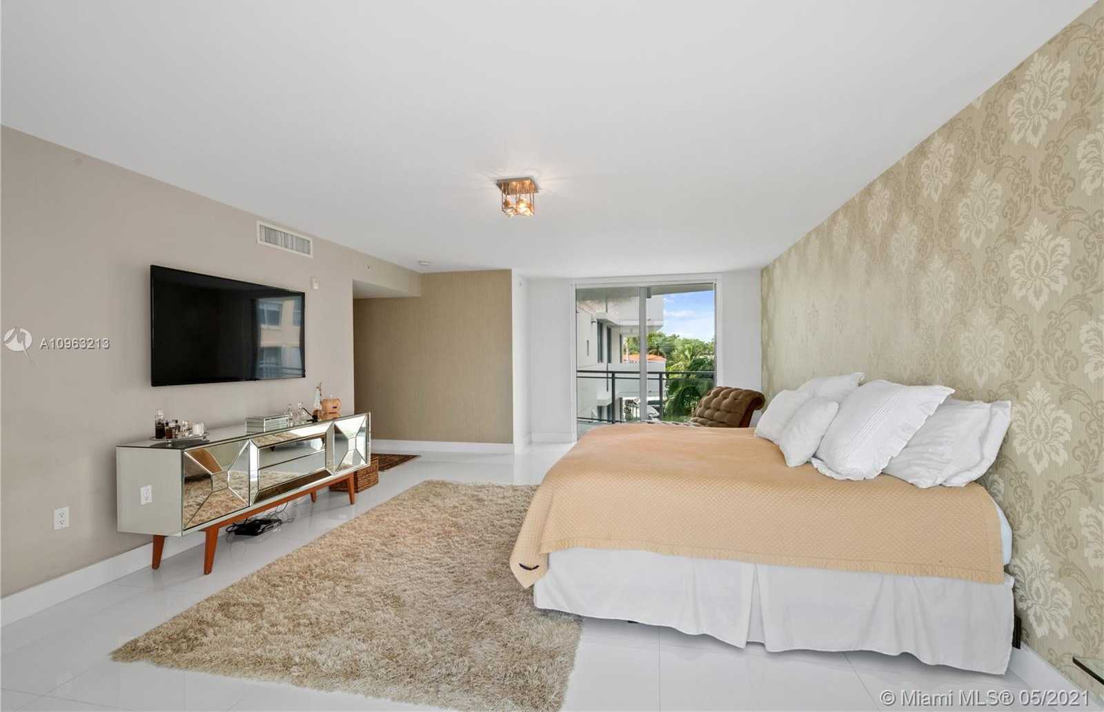 Small Image of 9400 WEST BAY HARBOR DR #304, Bay Harbor Islands Number 13