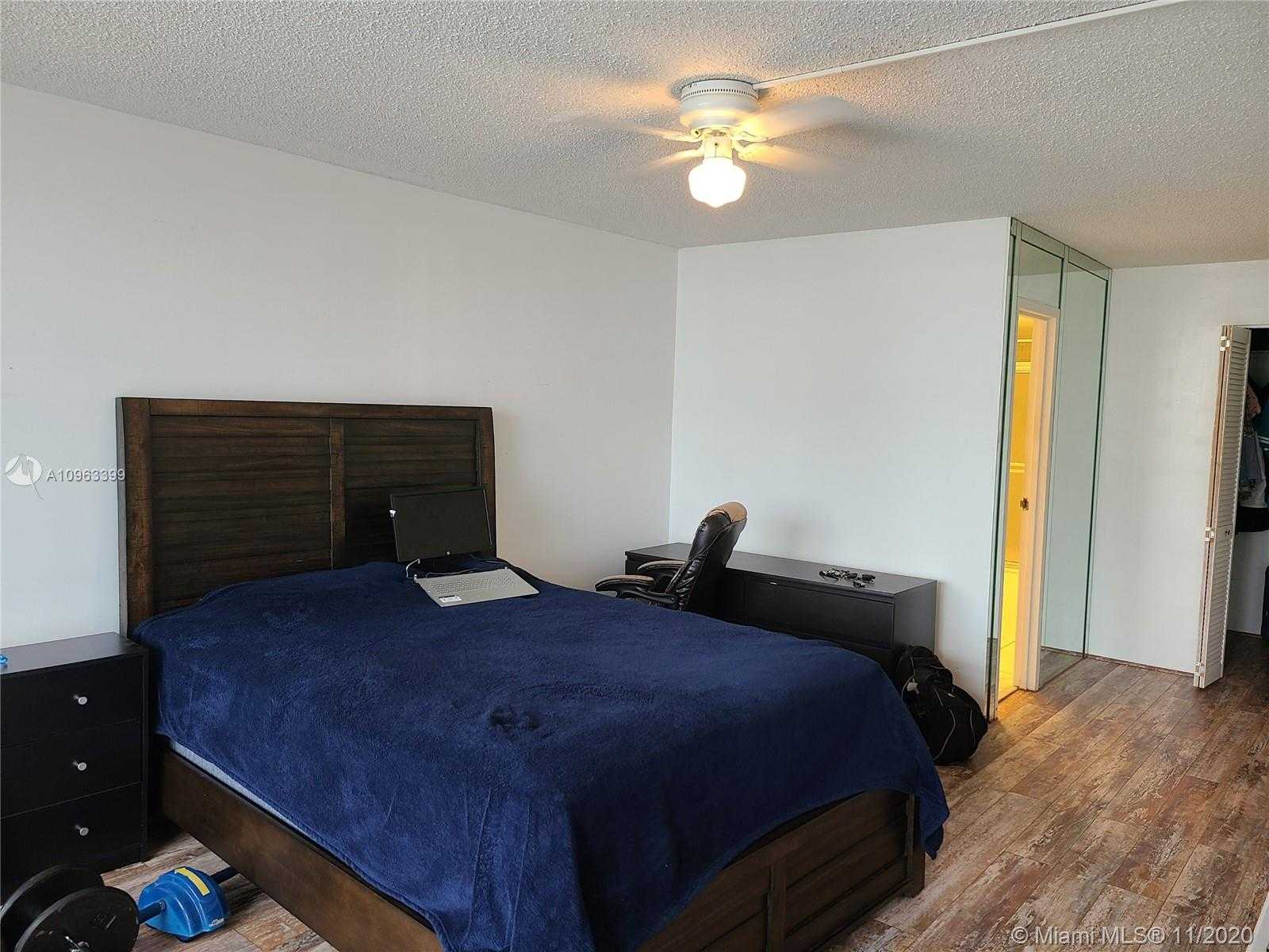 Small Image of 1000 PARKVIEW DR #802, Hallandale Beach Number 6