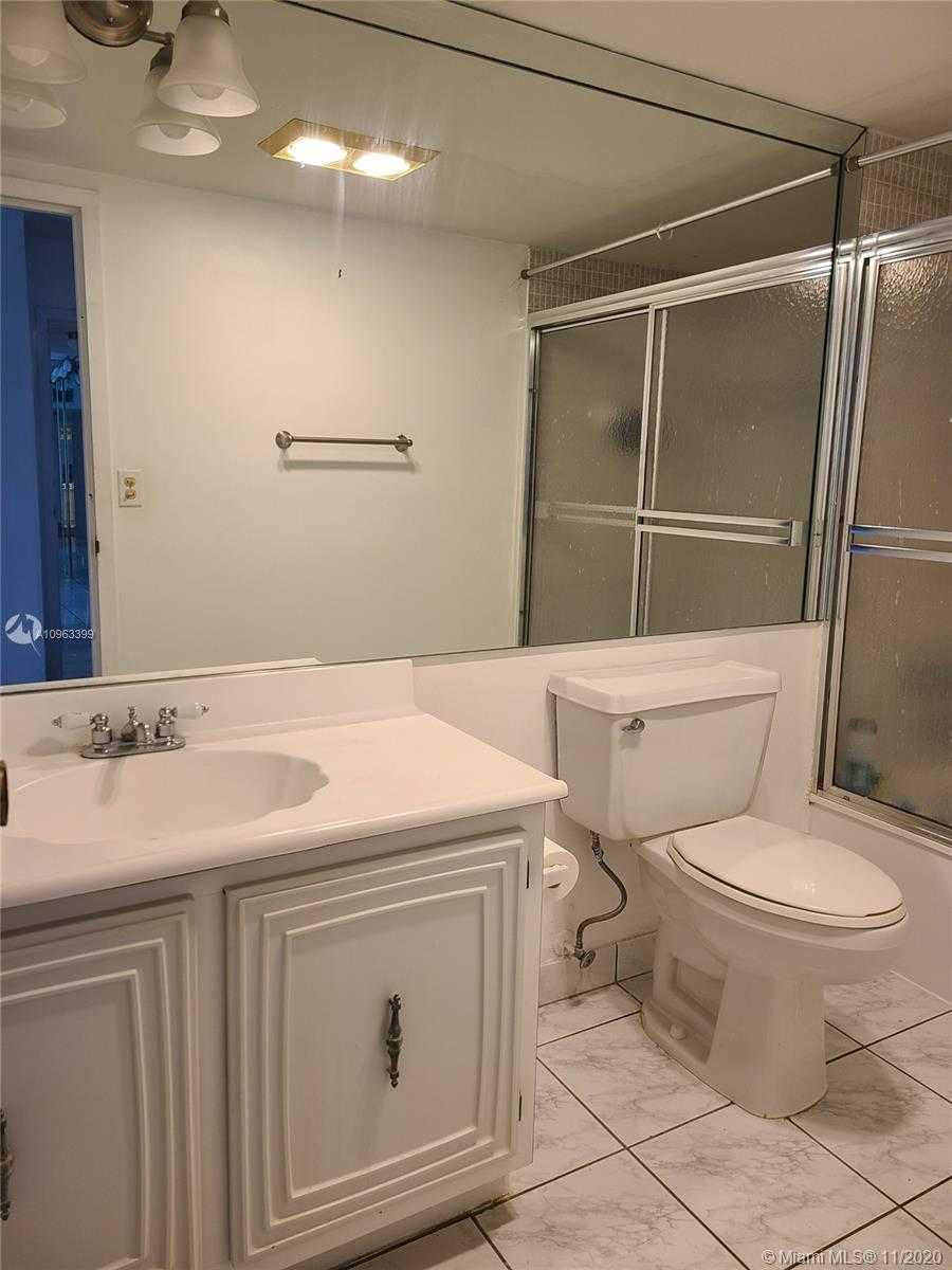 Small Image of 1000 PARKVIEW DR #802, Hallandale Beach Number 8