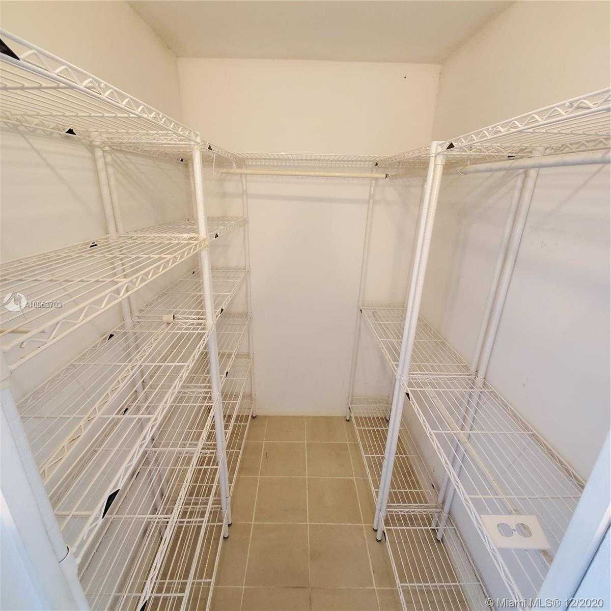 Small Image of 465 OCEAN DR #611, Miami Beach Number 12