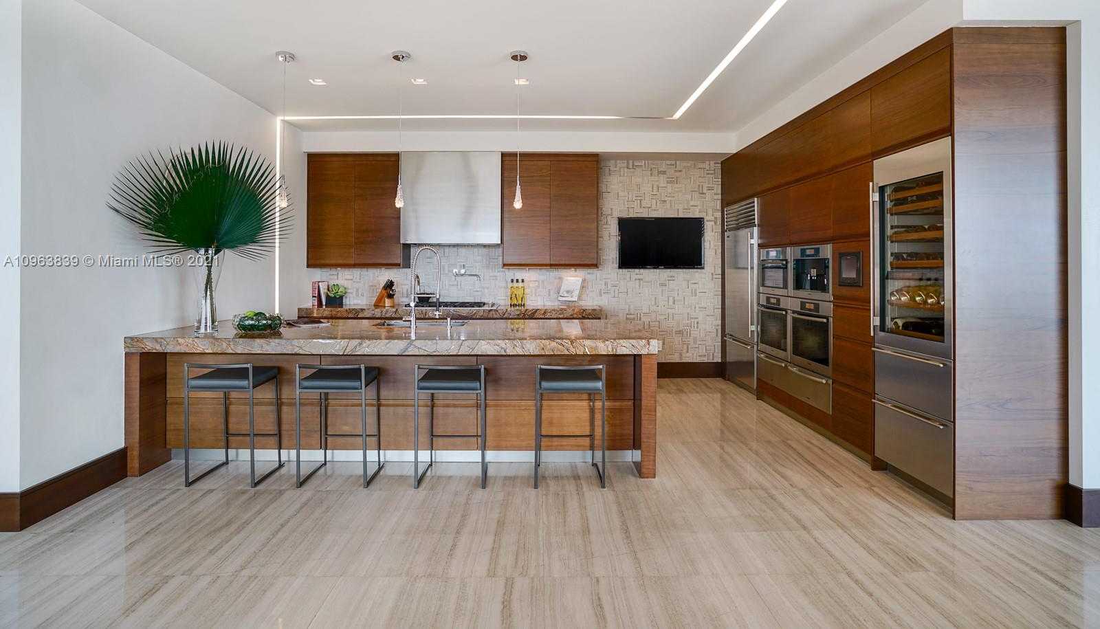 Small Image of 800 SOUTH POINTE DR #504, Miami Beach Number 10