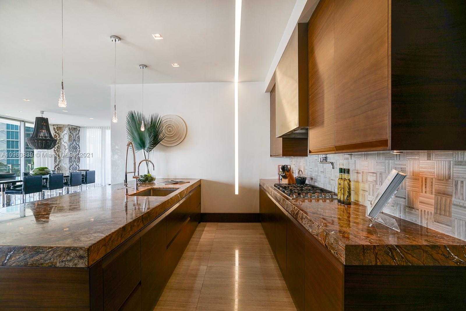 Small Image of 800 SOUTH POINTE DR #504, Miami Beach Number 11