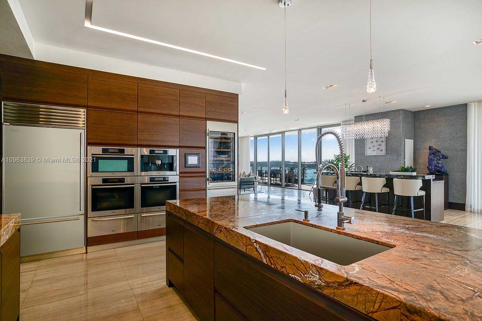 Small Image of 800 SOUTH POINTE DR #504, Miami Beach Number 12