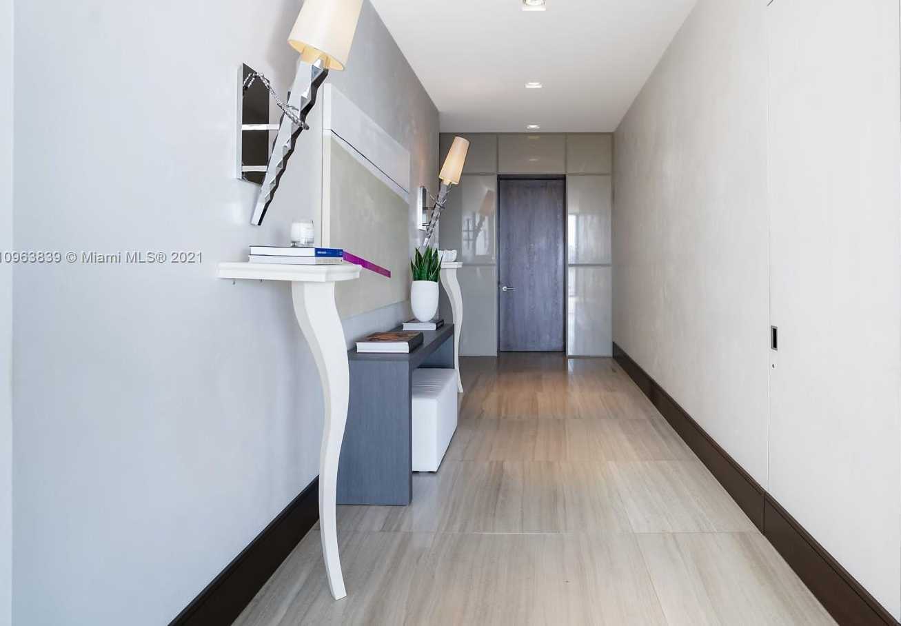 Small Image of 800 SOUTH POINTE DR #504, Miami Beach Number 24