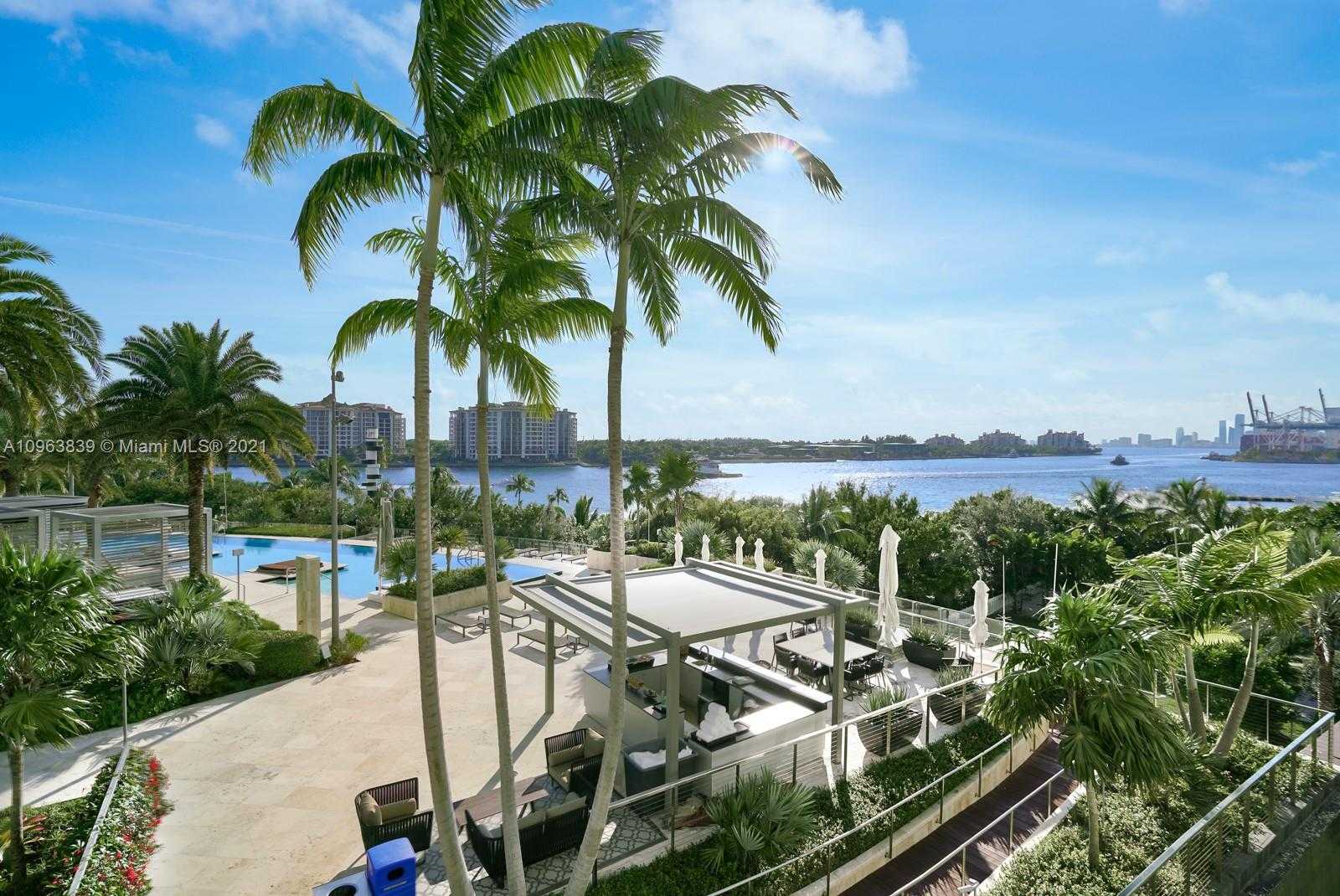 Small Image of 800 SOUTH POINTE DR #504, Miami Beach Number 27