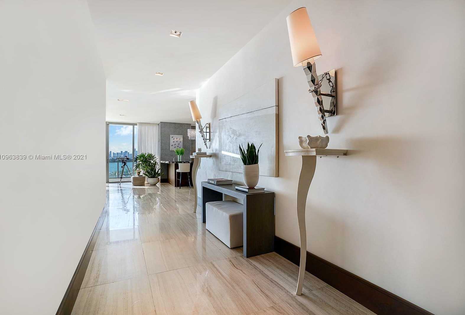 Small Image of 800 SOUTH POINTE DR #504, Miami Beach Number 3