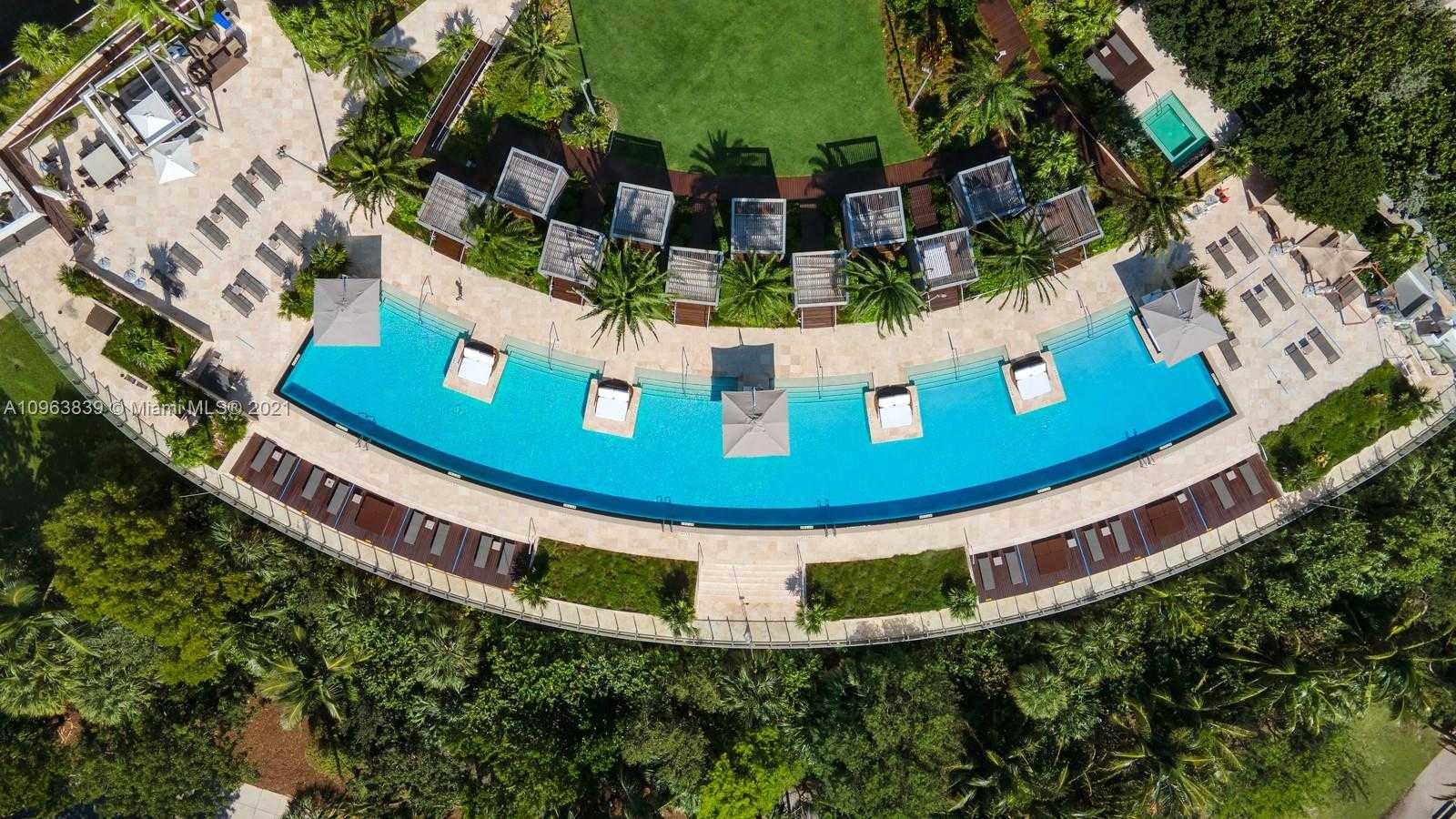 Small Image of 800 SOUTH POINTE DR #504, Miami Beach Number 31