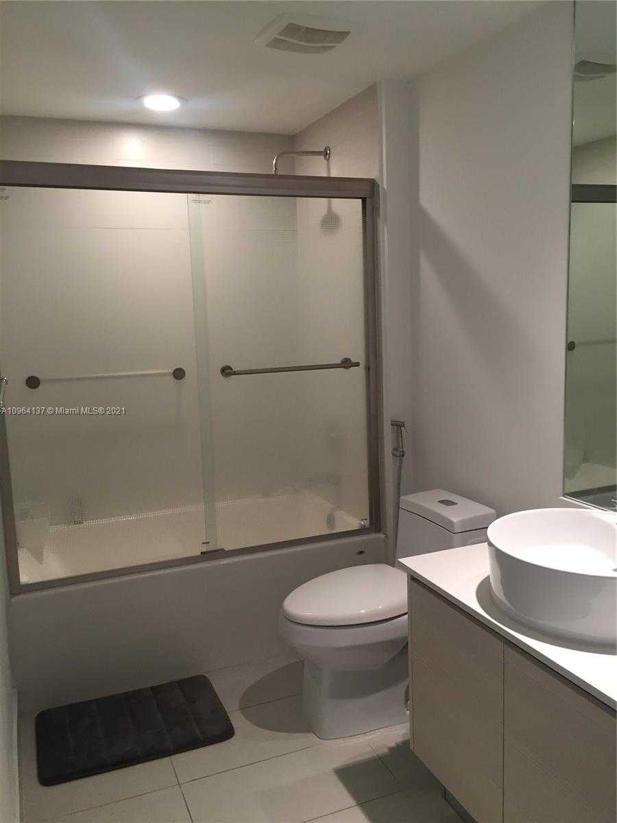 Small Image of 4250 BISCAYNE BLVD #918, Miami Number 3