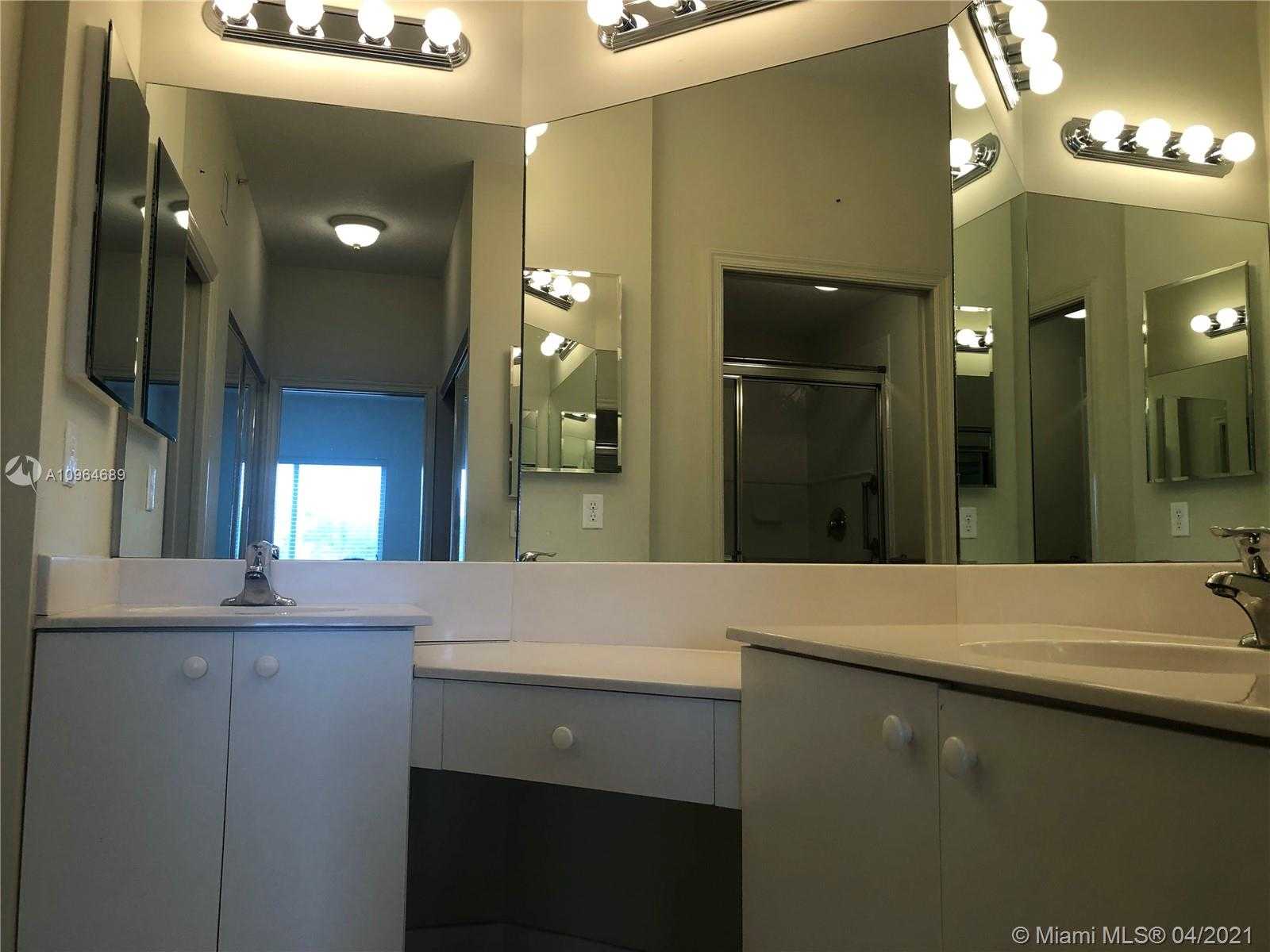 Small Image of 7725 YARDLEY DR #303, Tamarac Number 10