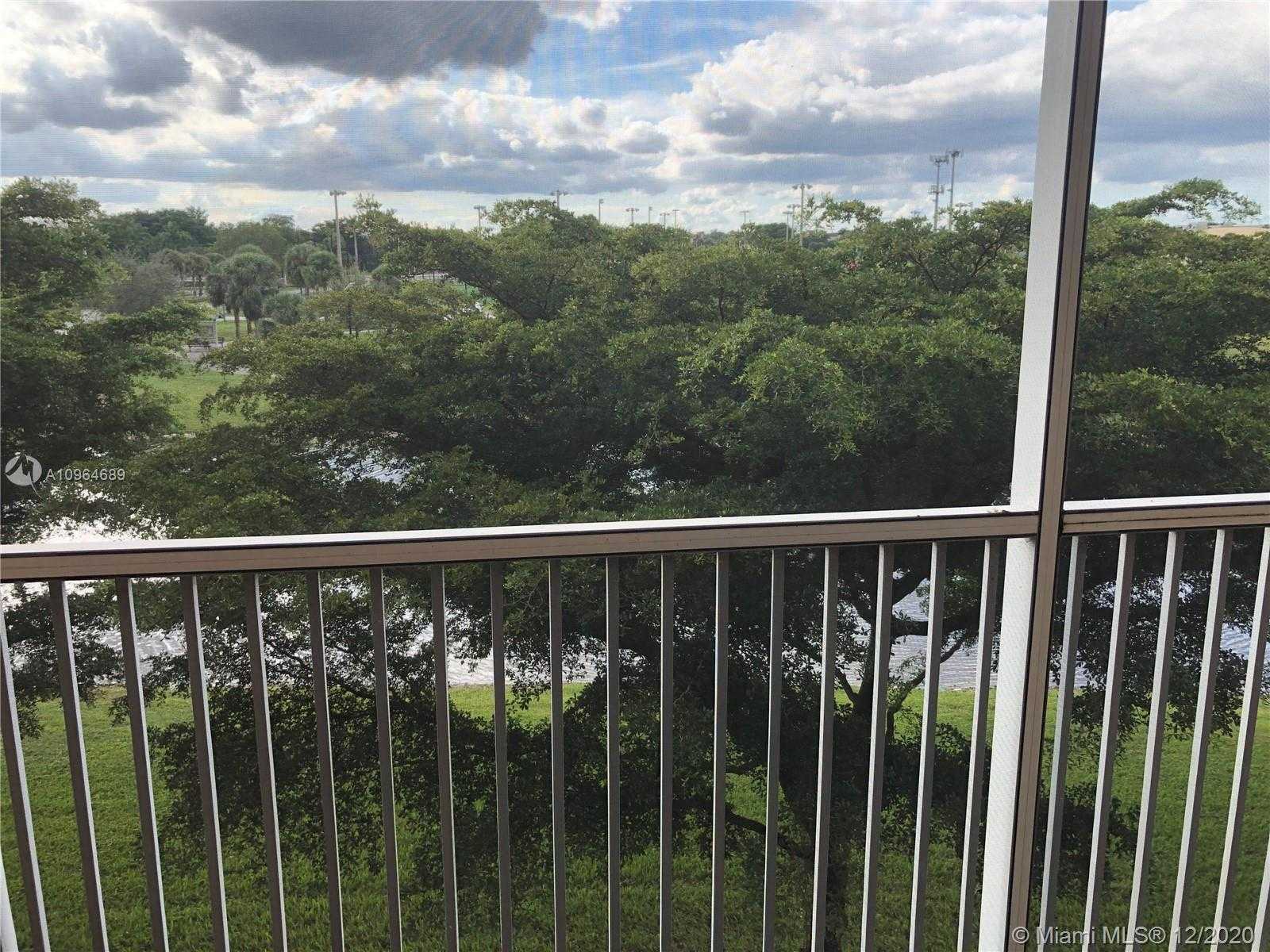 Small Image of 7725 YARDLEY DR #303, Tamarac Number 16