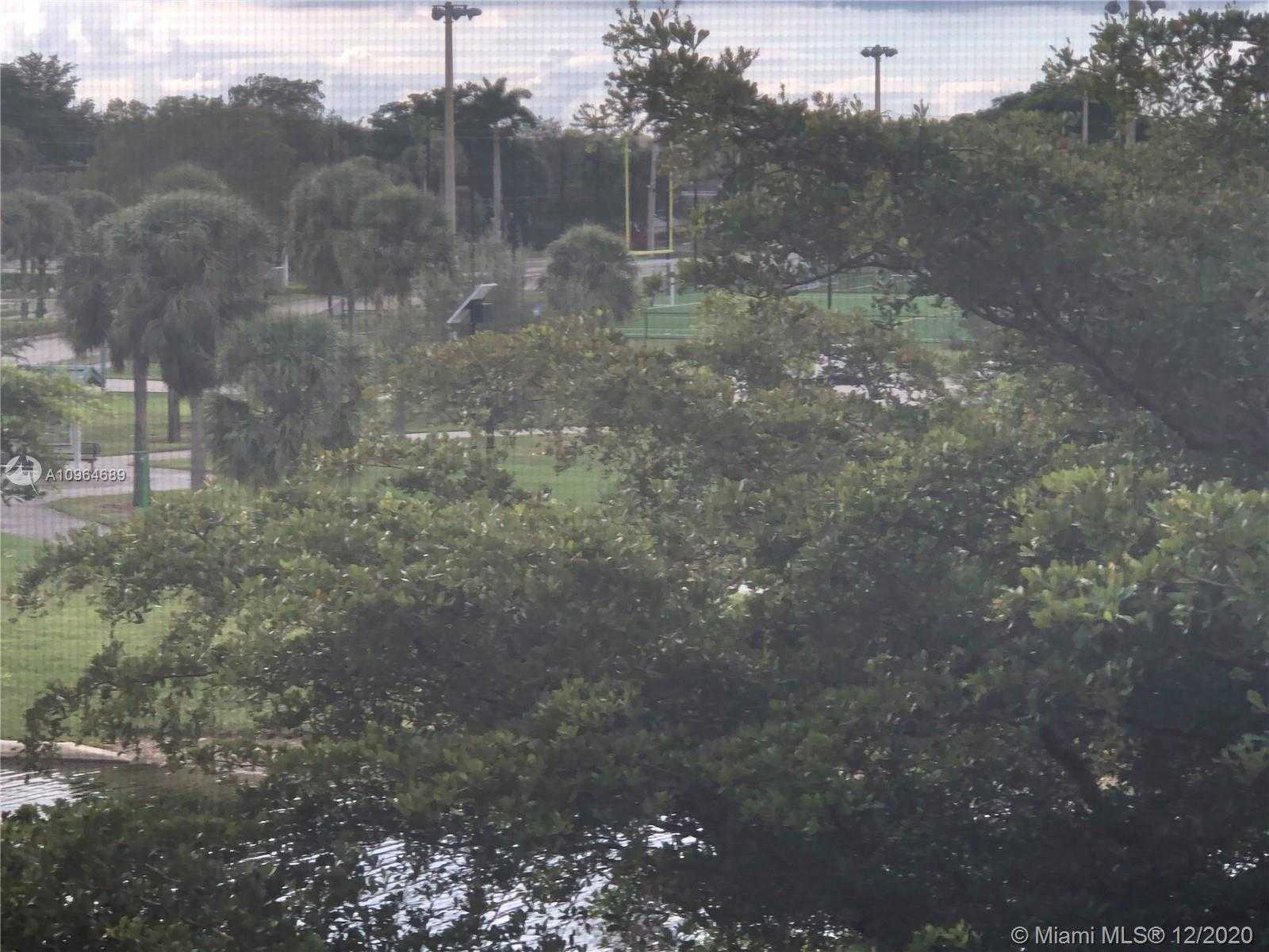 Small Image of 7725 YARDLEY DR #303, Tamarac Number 17