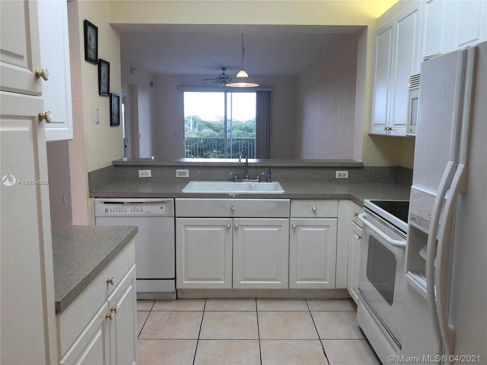 Small Image of 7725 YARDLEY DR #303, Tamarac Number 4