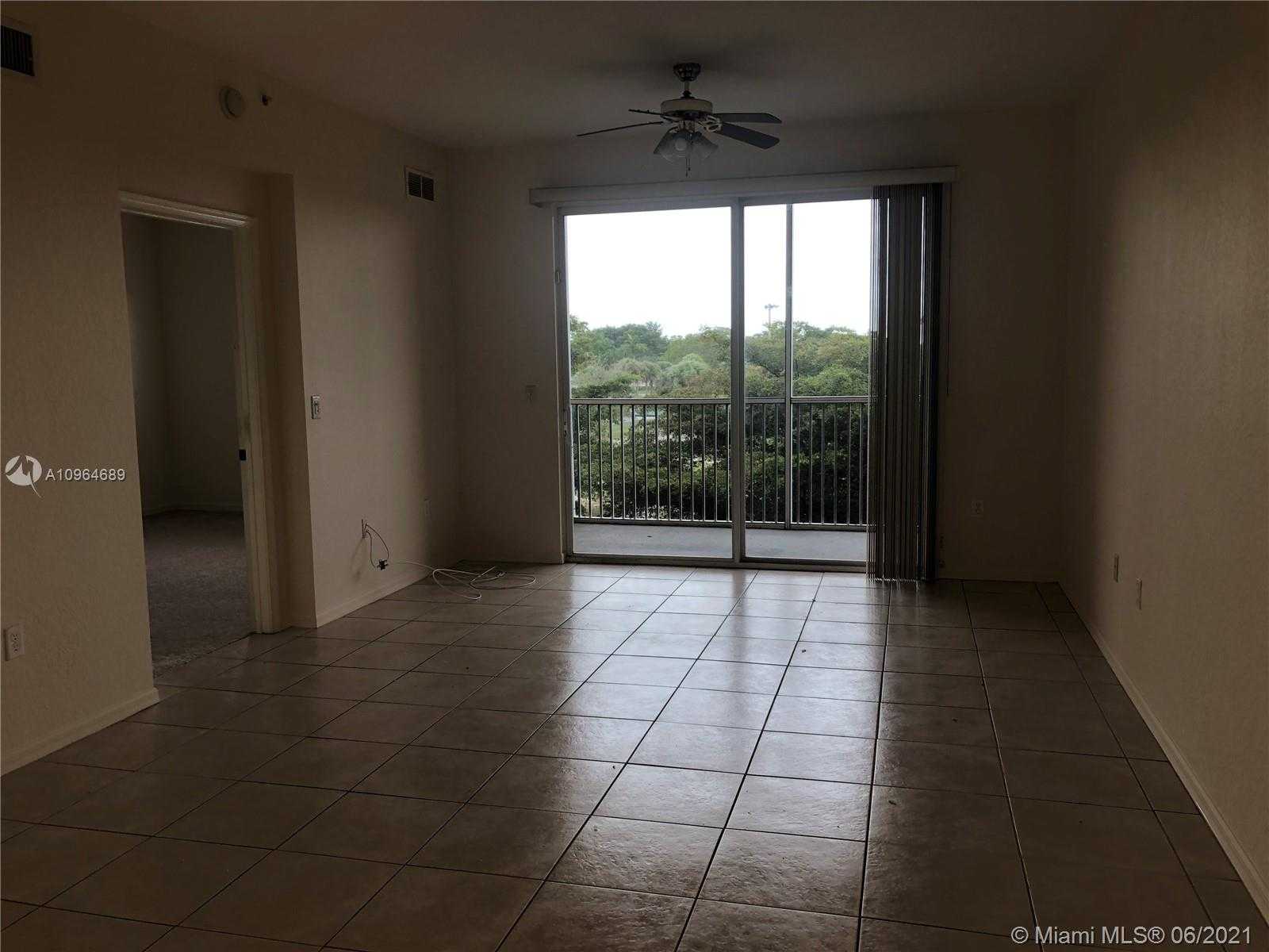 Small Image of 7725 YARDLEY DR #303, Tamarac Number 5
