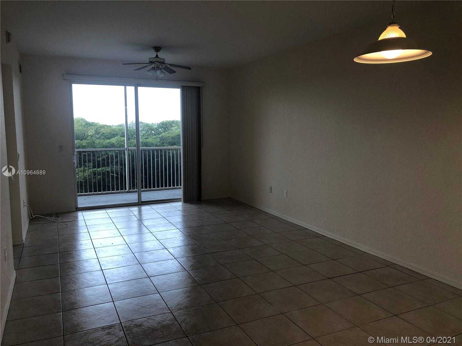 Small Image of 7725 YARDLEY DR #303, Tamarac Number 6