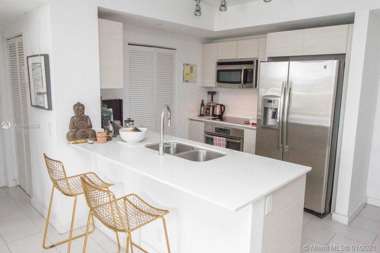 Small Image of 4250 BISCAYNE BLVD #916, Miami Number 3