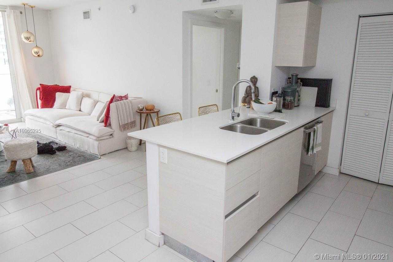 Small Image of 4250 BISCAYNE BLVD #916, Miami Number 4