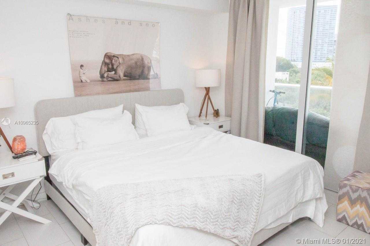 Small Image of 4250 BISCAYNE BLVD #916, Miami Number 5