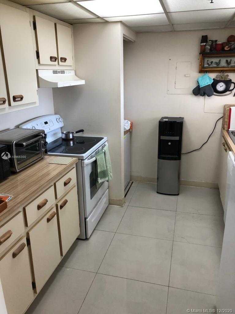 Small Image of 7601 EAST TREASURE DR #2222, North Bay Village Number 11