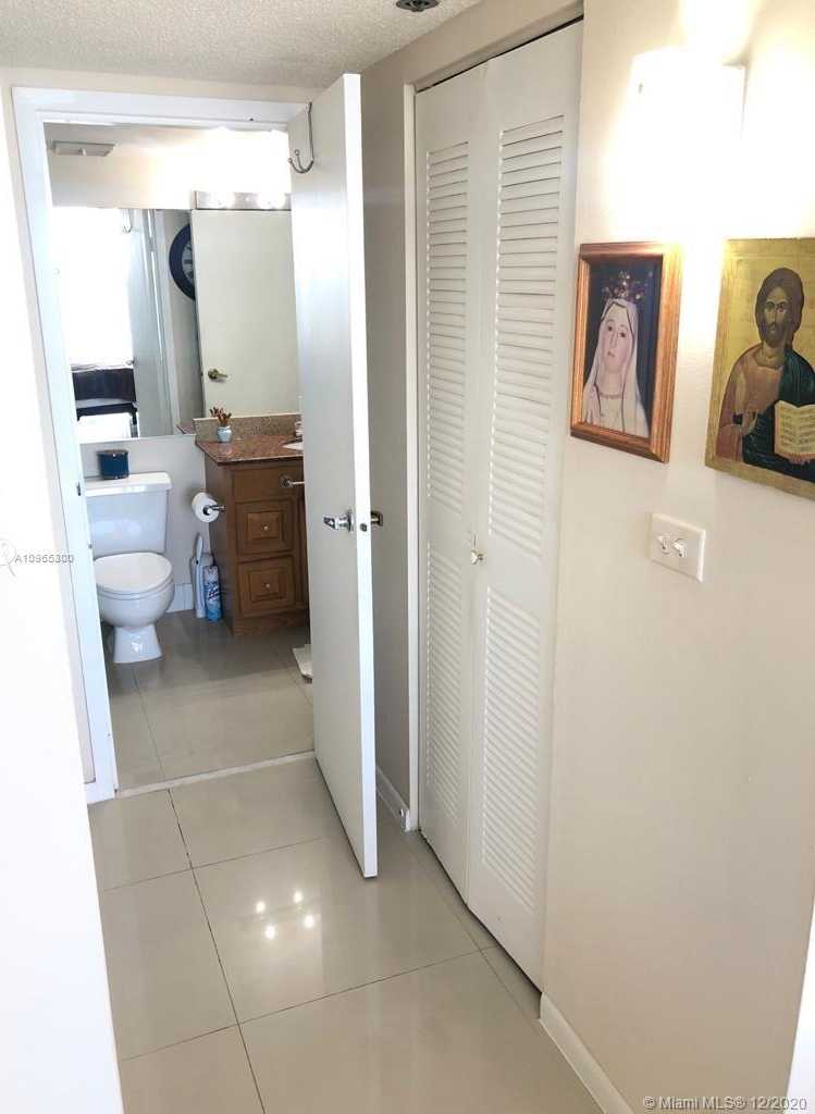 Small Image of 7601 EAST TREASURE DR #2222, North Bay Village Number 15