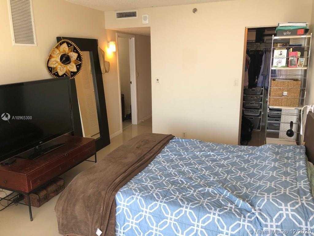 Small Image of 7601 EAST TREASURE DR #2222, North Bay Village Number 17