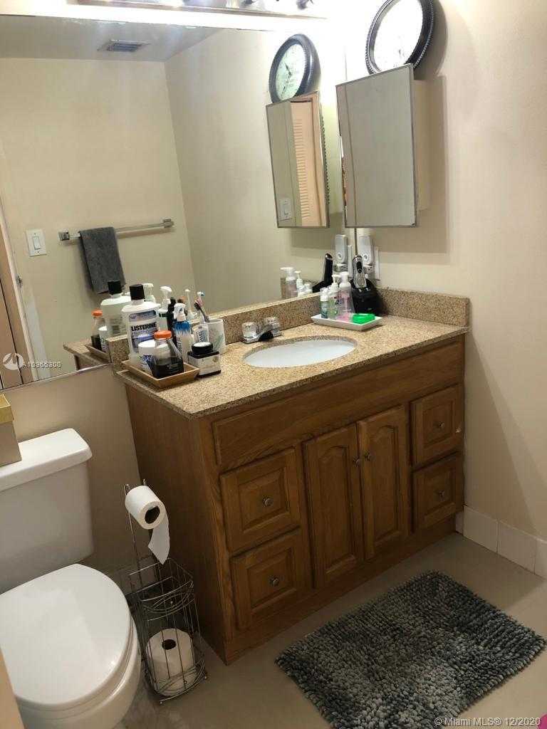 Small Image of 7601 EAST TREASURE DR #2222, North Bay Village Number 19