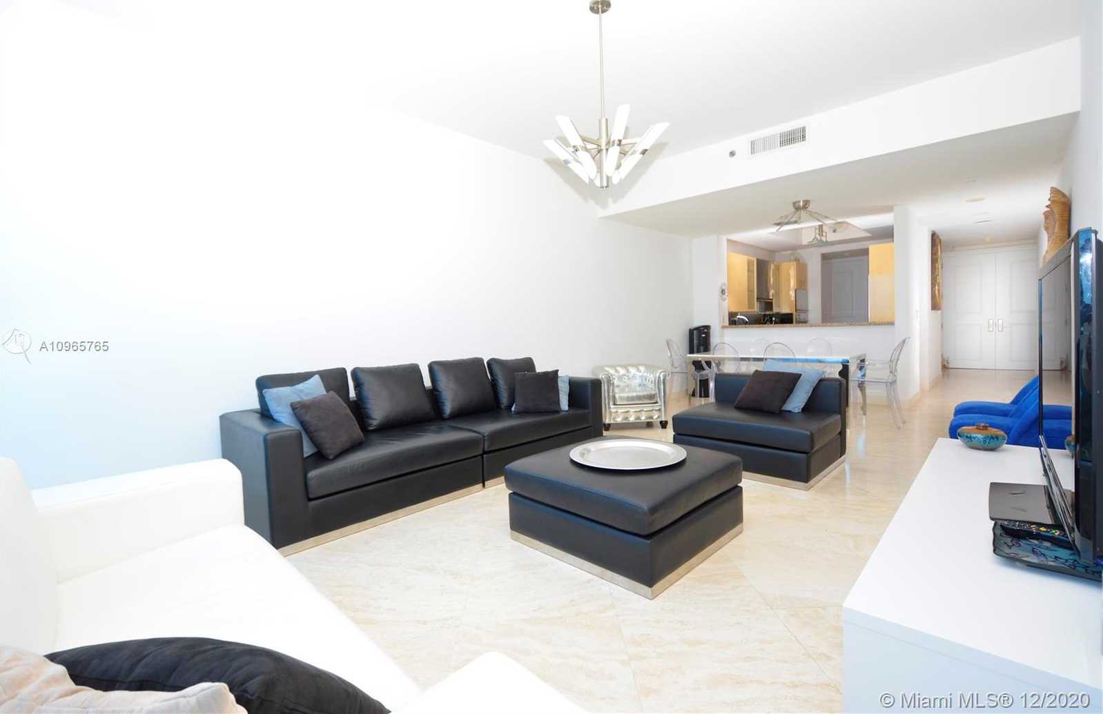 Small Image of 100 SOUTH POINTE DR #1003, Miami Beach Number 12