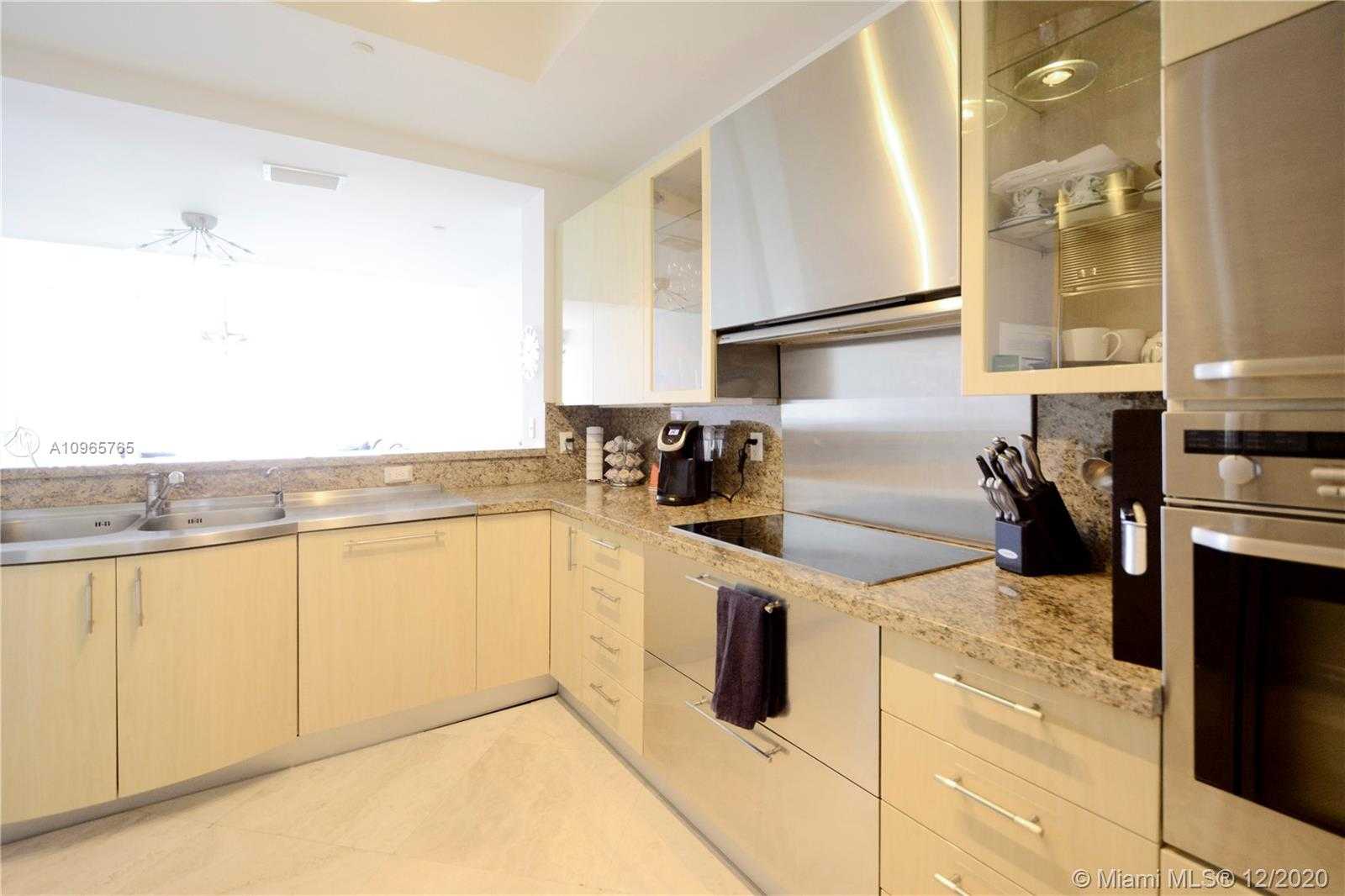Small Image of 100 SOUTH POINTE DR #1003, Miami Beach Number 13