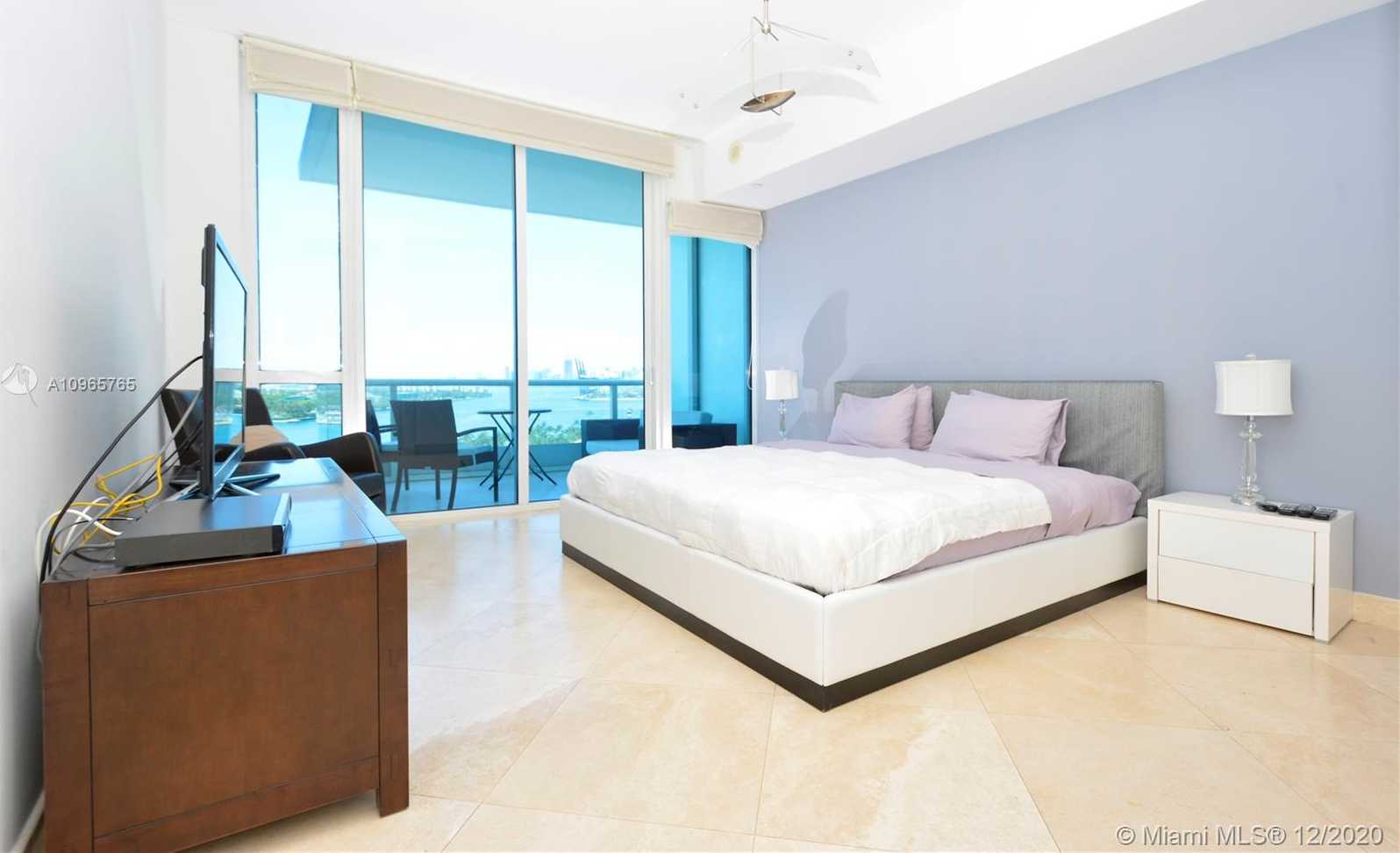 Small Image of 100 SOUTH POINTE DR #1003, Miami Beach Number 18