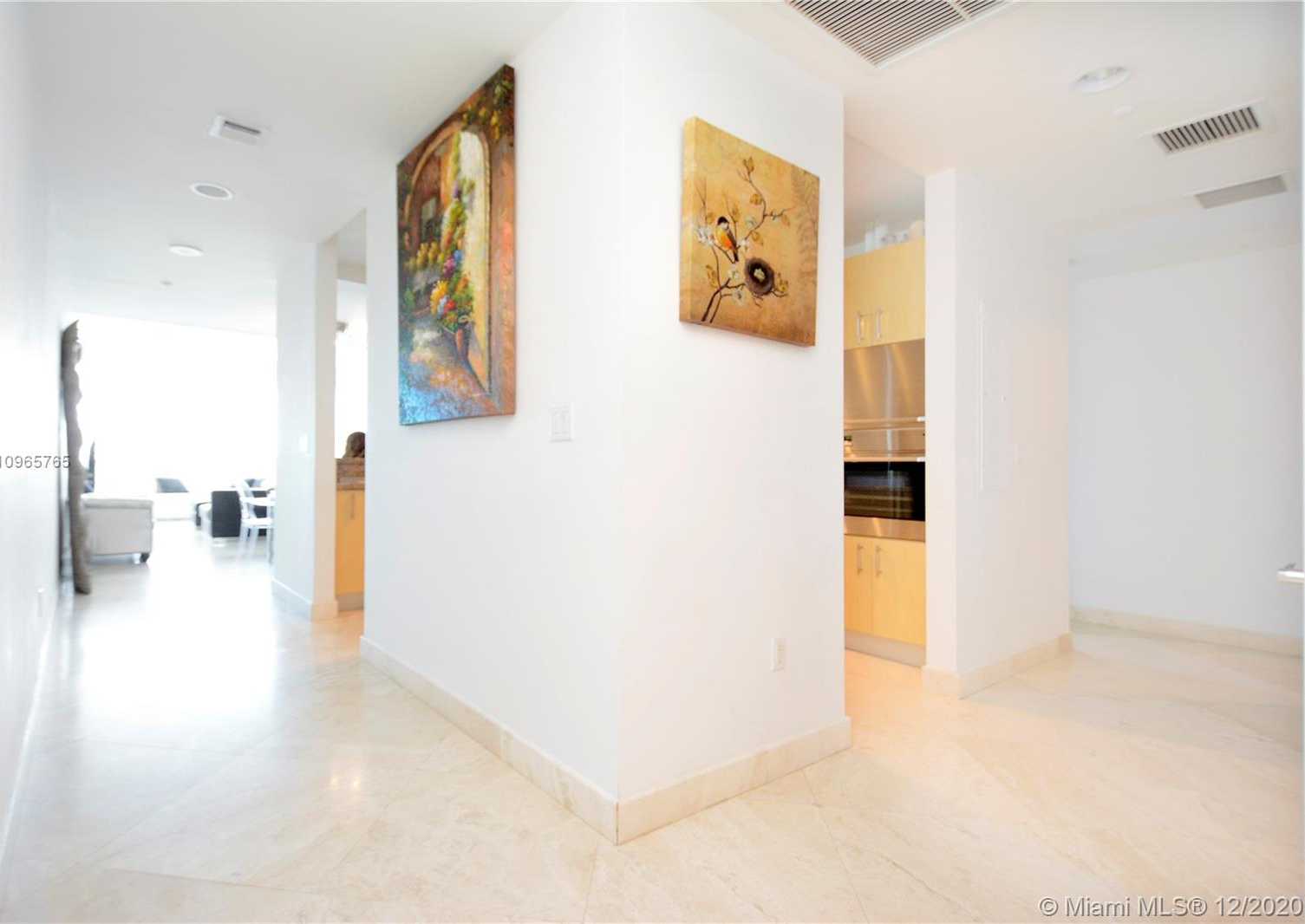 Small Image of 100 SOUTH POINTE DR #1003, Miami Beach Number 32