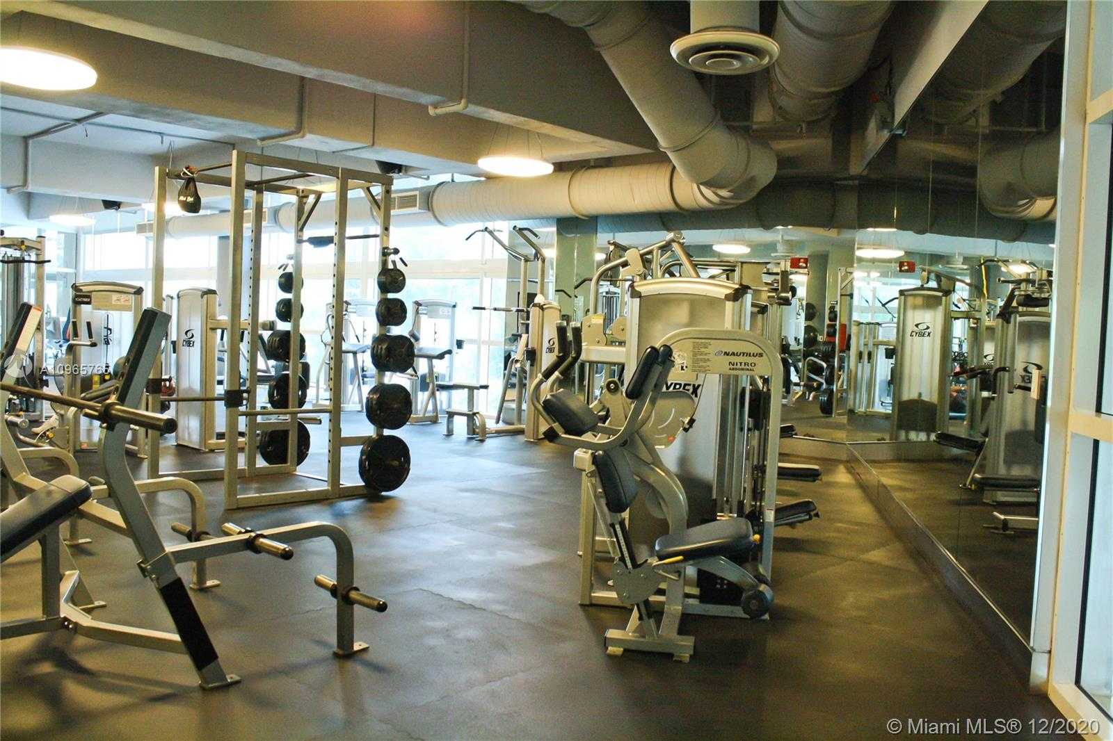 Small Image of 100 SOUTH POINTE DR #1003, Miami Beach Number 41