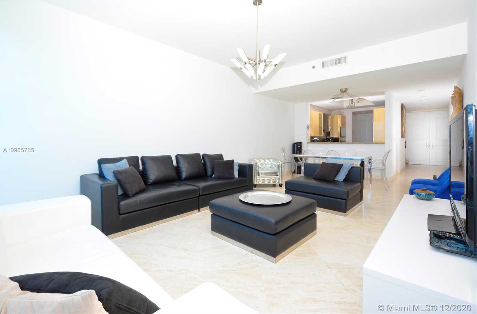 Small Image of 100 SOUTH POINTE DR #1003, Miami Beach Number 8