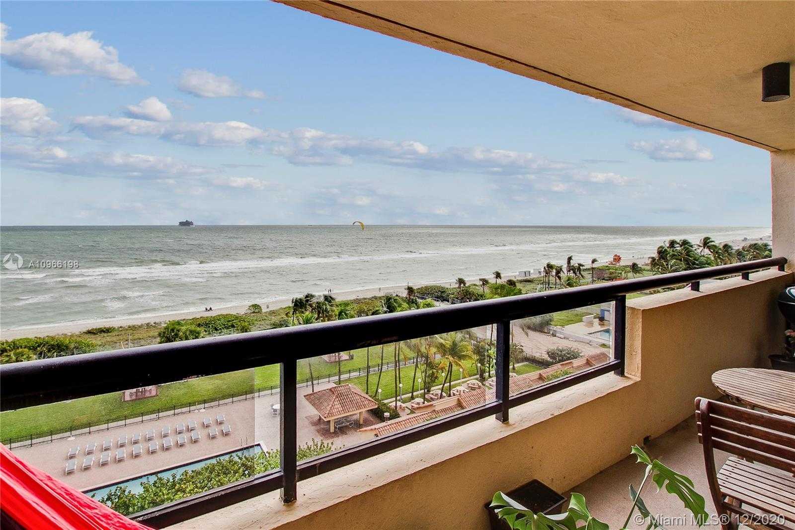 Small Image of 2555 COLLINS AVE #907, Miami Beach Number 21