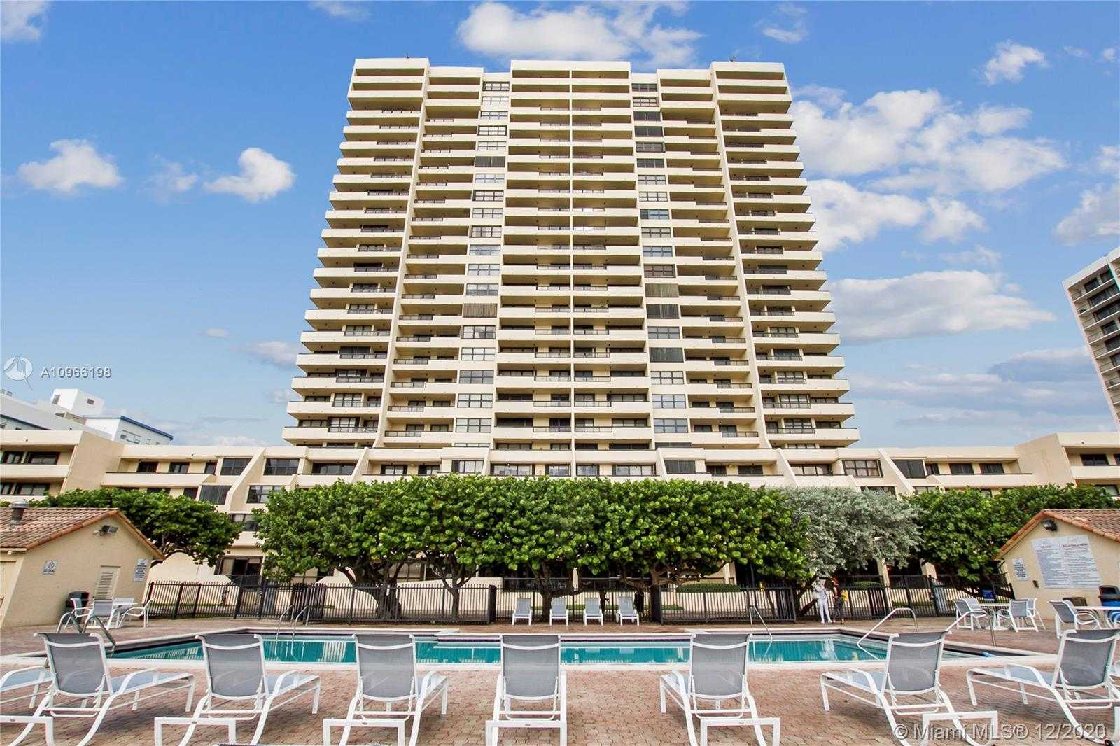 Small Image of 2555 COLLINS AVE #907, Miami Beach Number 25