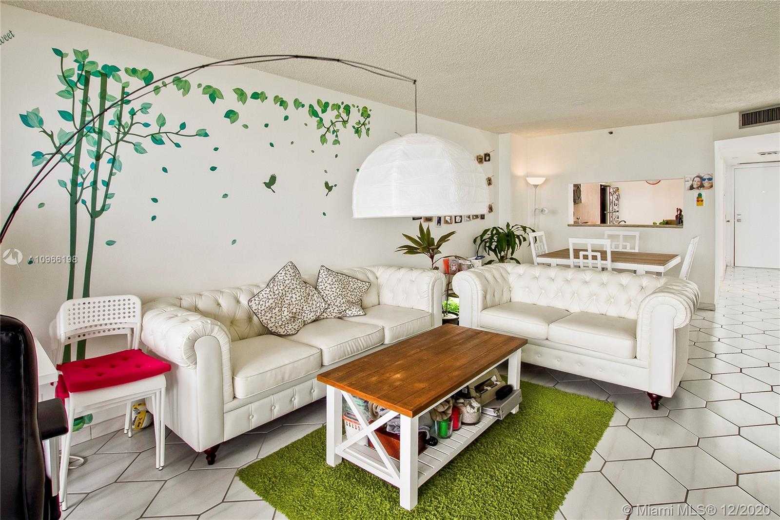 Small Image of 2555 COLLINS AVE #907, Miami Beach Number 5