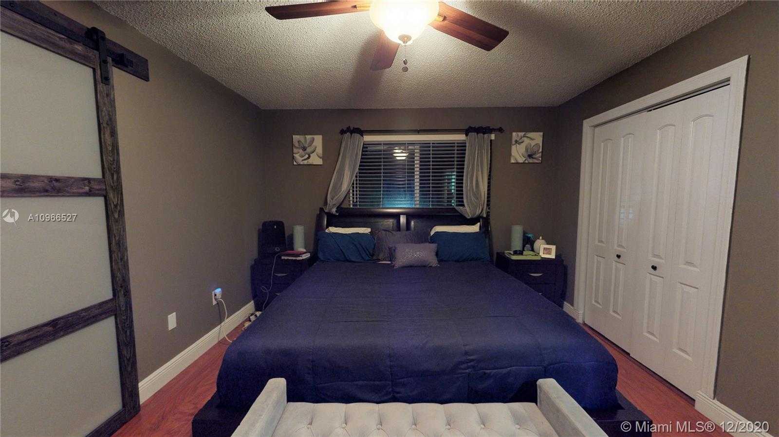 Small Image of 9711 SOUTH WEST 164TH CT, Miami Number 10