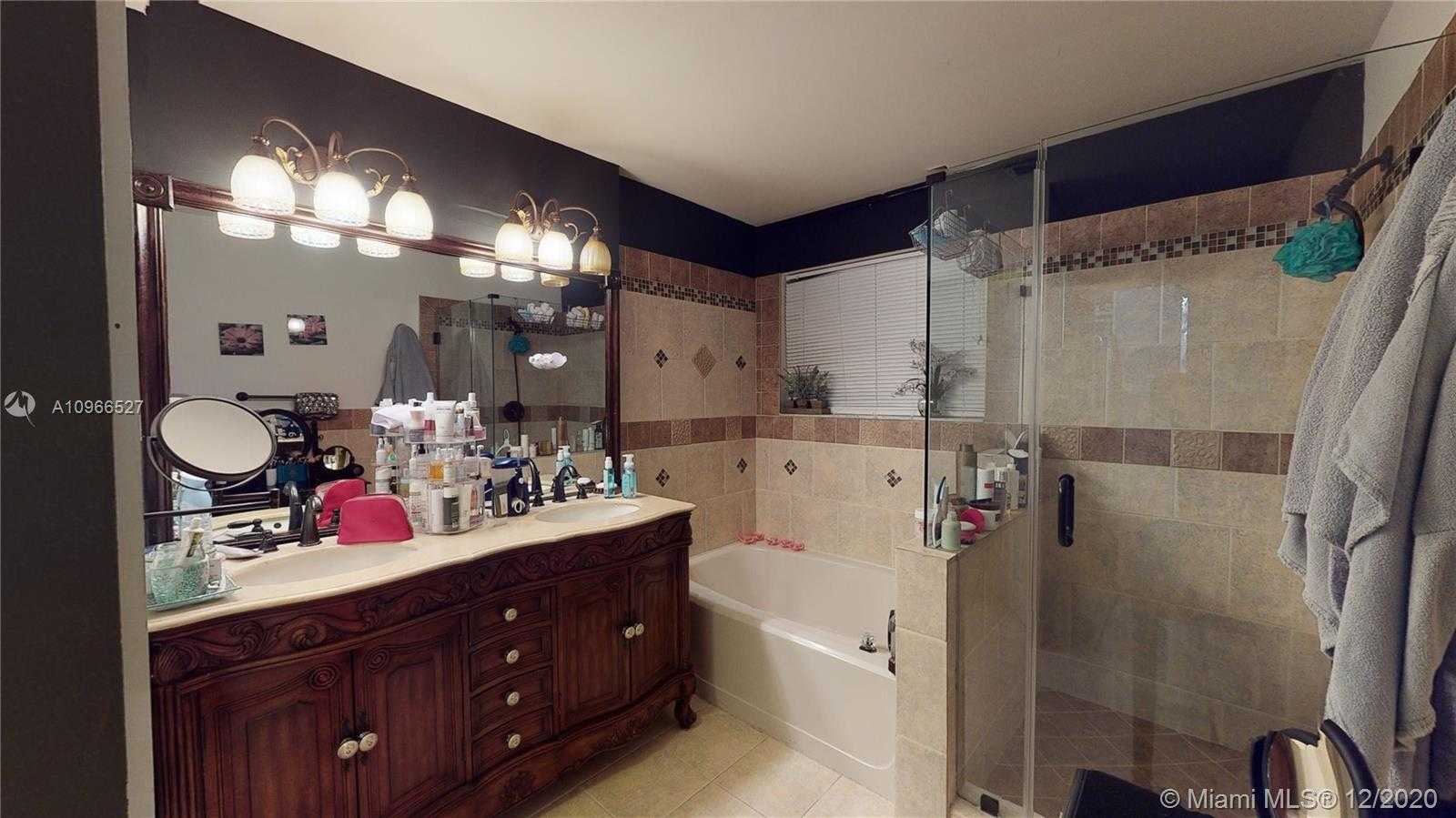 Small Image of 9711 SOUTH WEST 164TH CT, Miami Number 11