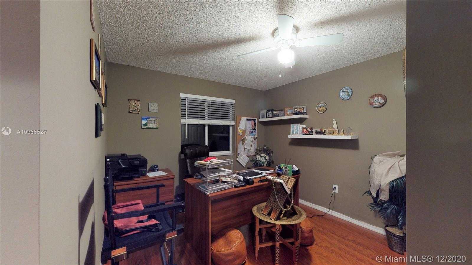 Small Image of 9711 SOUTH WEST 164TH CT, Miami Number 15