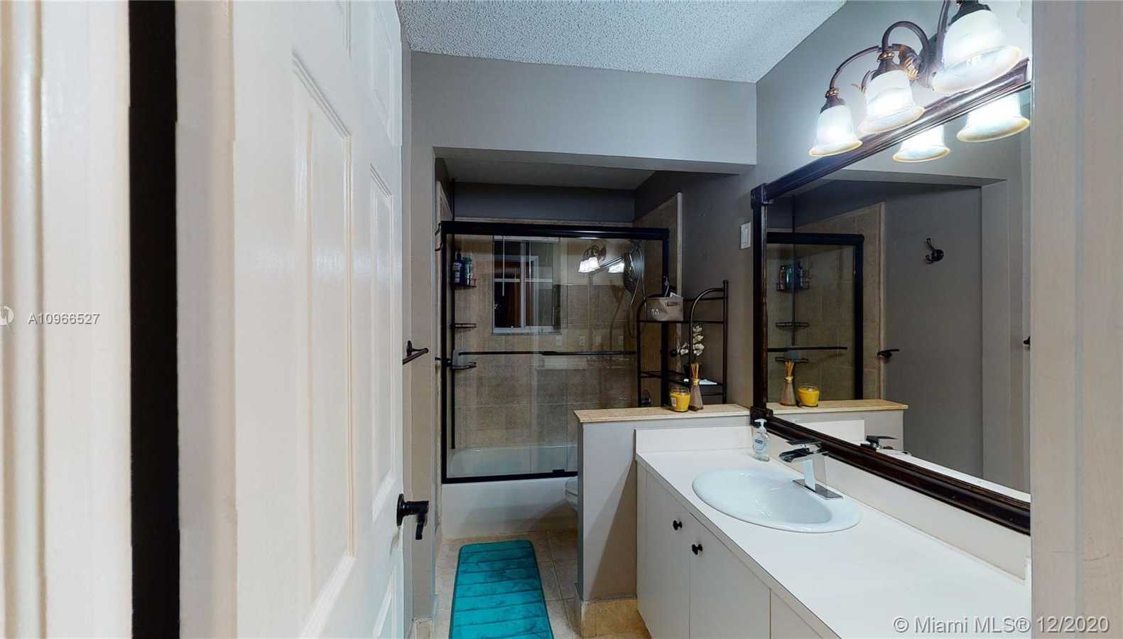 Small Image of 9711 SOUTH WEST 164TH CT, Miami Number 16